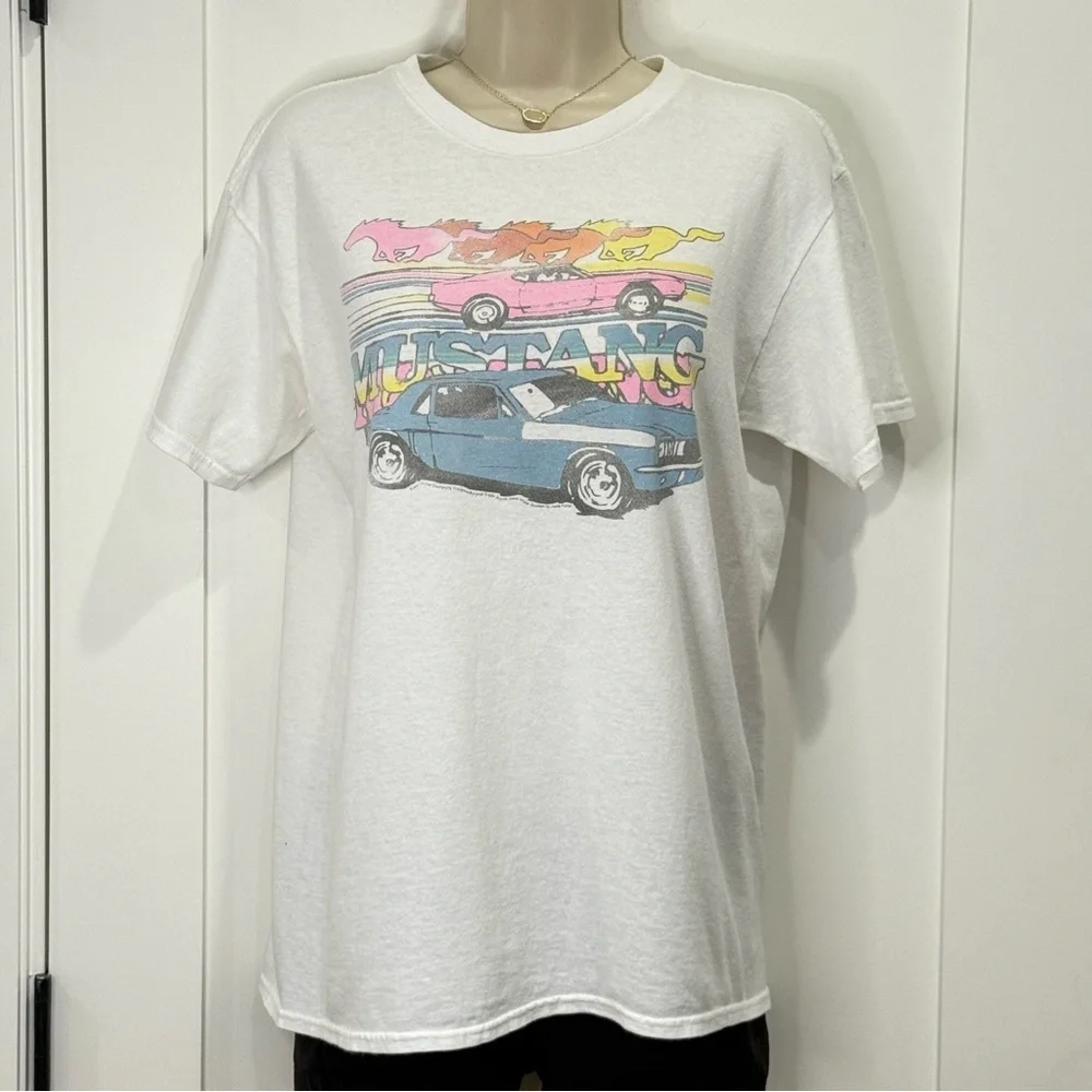 Junk Food Tees Mustang T-Shirt Throwback Graphic White Small Retro Streetwear - Picture 3 of 8